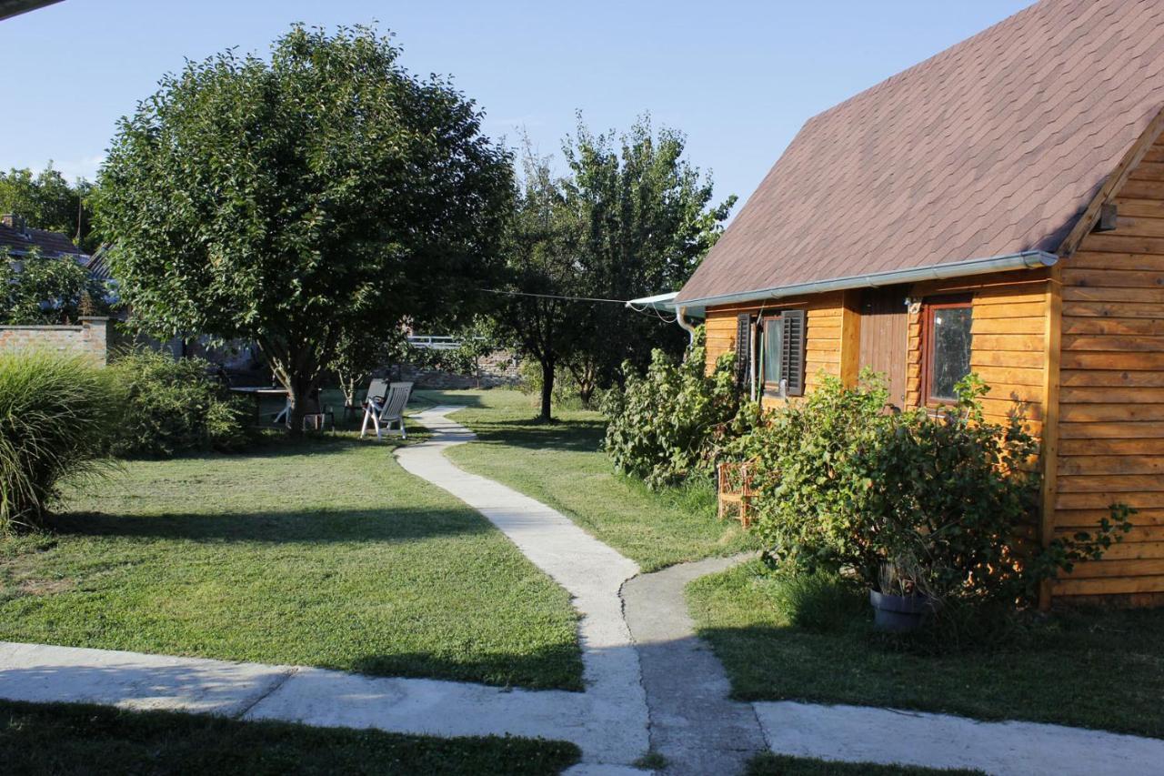 Apartments Osijek By The River Exterior photo