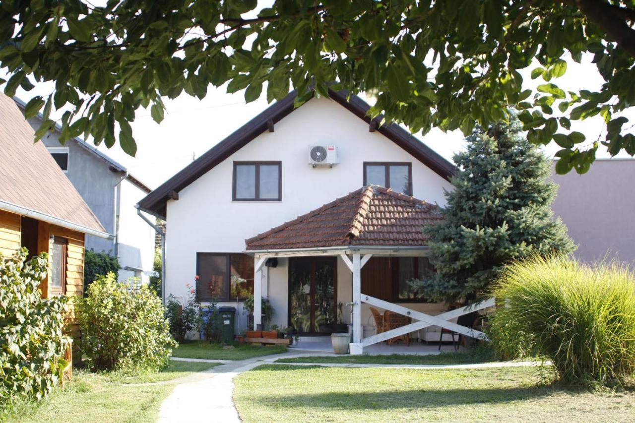 Apartments Osijek By The River Exterior photo