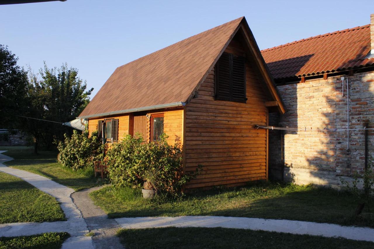 Apartments Osijek By The River Exterior photo