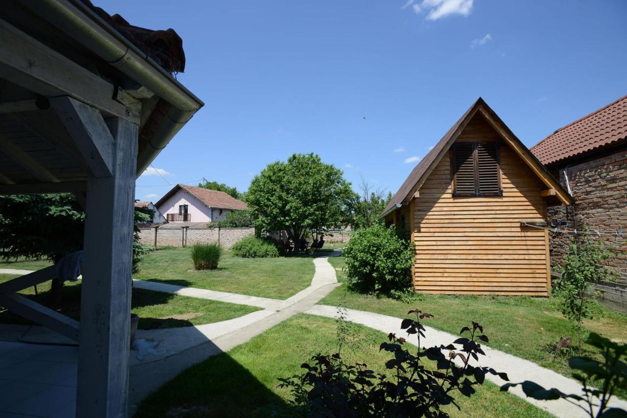 Apartments Osijek By The River Exterior photo