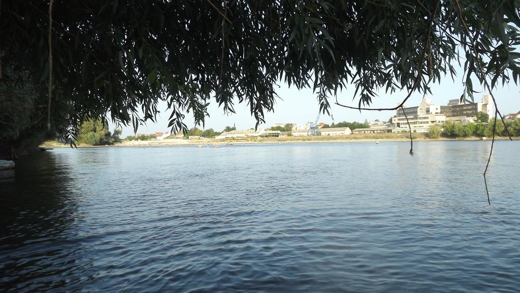 Apartments Osijek By The River Exterior photo